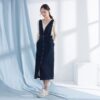 Váy denim có dây đeo cổ chữ V nhỏ tươi mới (màu xanh nhạt) -nữ